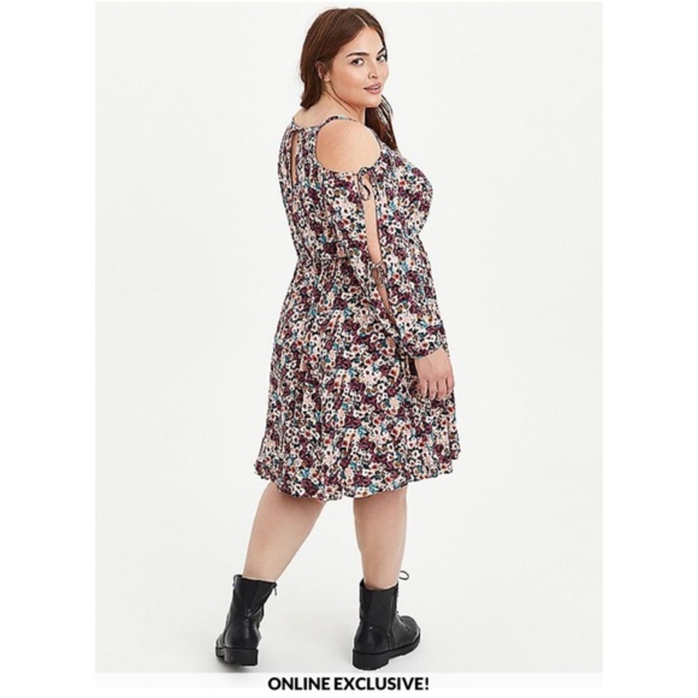 NWT TORRID COLD SHOULDER SKATER DRESS - GAUZE FLORAL BLACK